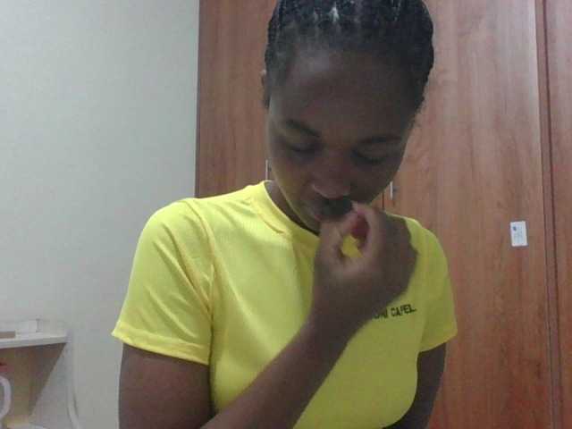 shanizz001's BongaCams show and profile