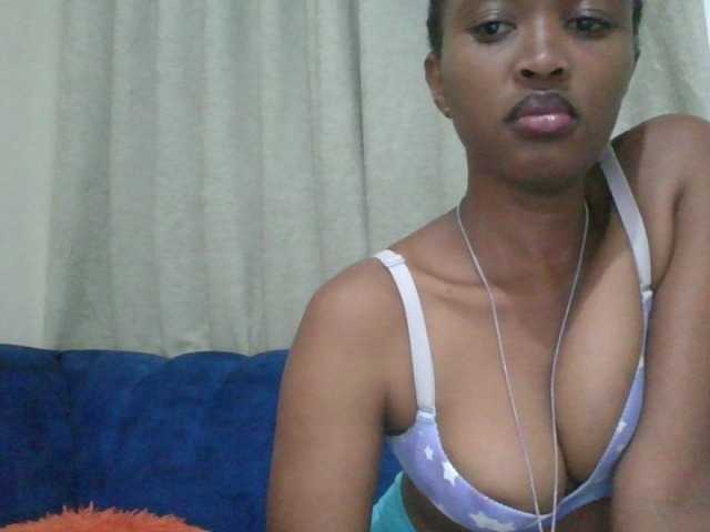 shanizz001's BongaCams show and profile