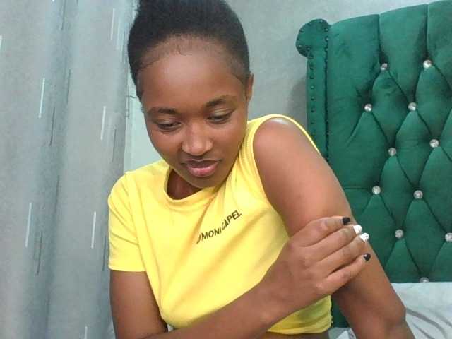 shanizz001's BongaCams show and profile