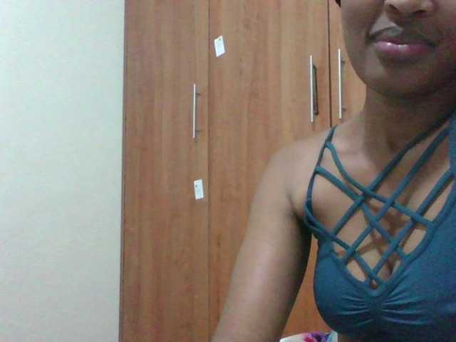 shanizz001's BongaCams show and profile