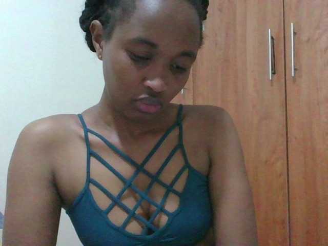 shanizz001's BongaCams show and profile