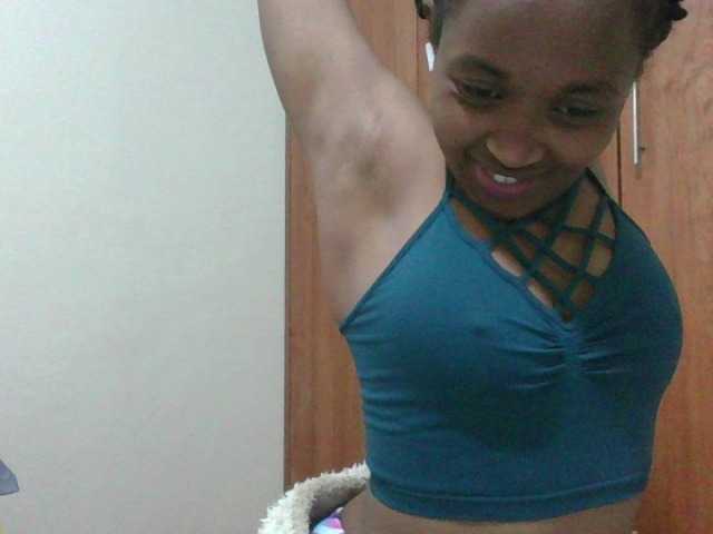 shanizz001's BongaCams show and profile