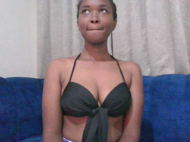 shanizz001's BongaCams show and profile