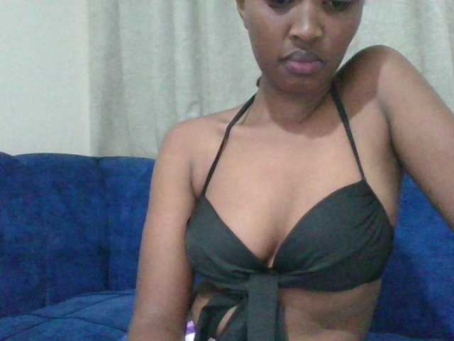 shanizz001's BongaCams show and profile