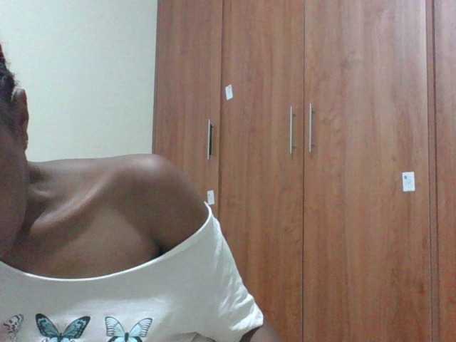 shanizz001's BongaCams show and profile