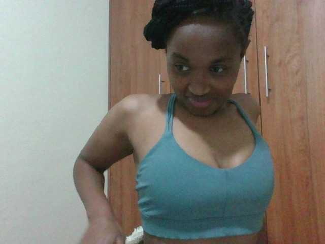 shanizz001's BongaCams show and profile