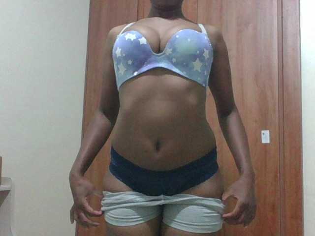 shanizz001's BongaCams show and profile