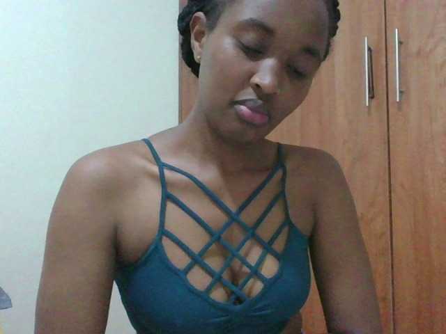 shanizz001's BongaCams show and profile