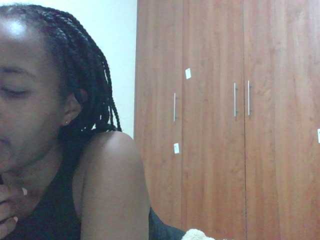 shanizz001's BongaCams show and profile