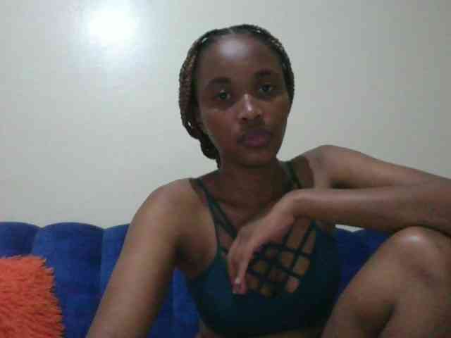 shanizz001 Live Webcam on BongaCams