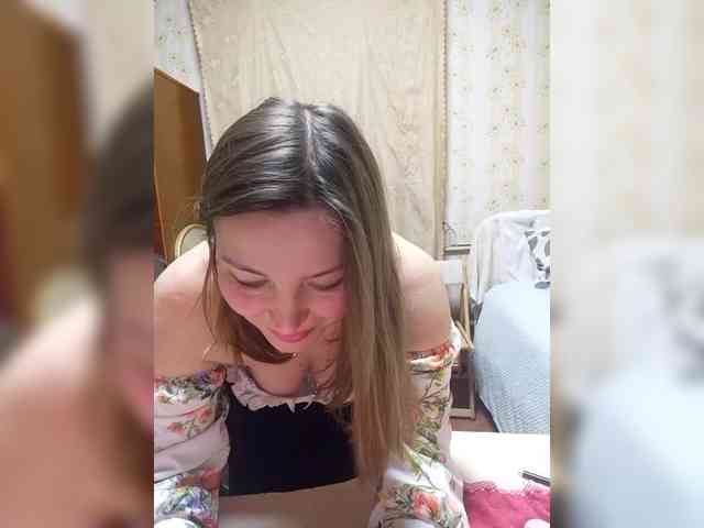 VselenaSun402 Live Webcam on BongaCams