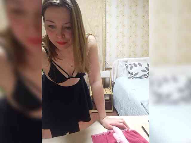 VselenaSun402 Live Webcam on BongaCams