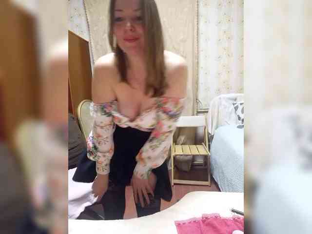 VselenaSun402 Live Webcam on BongaCams