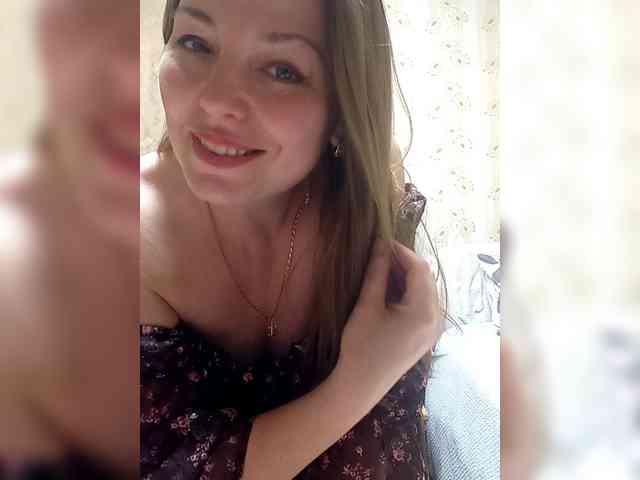 VselenaSun402 Live Webcam on BongaCams