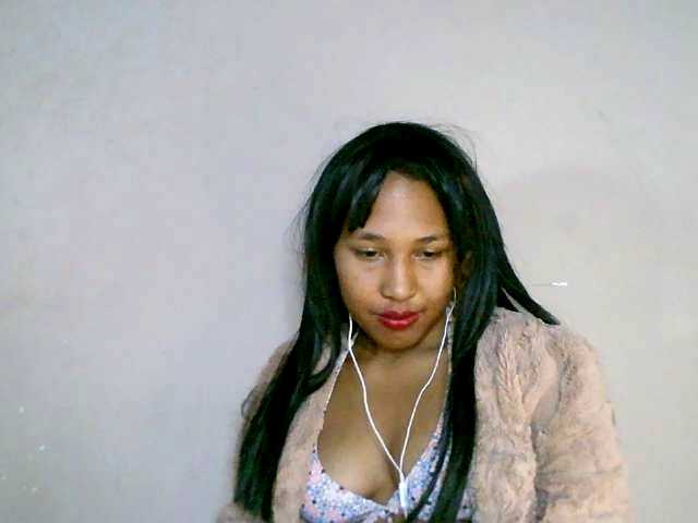  HelenGLOW chat room