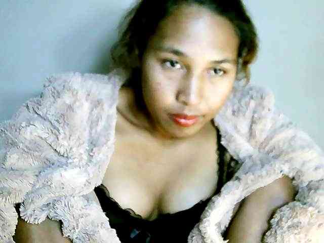 HelenGLOW webcam
