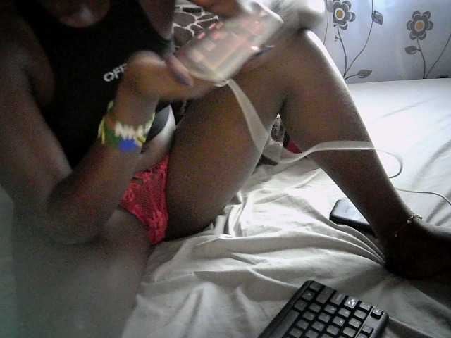 Tightpussy webcam bongacams model stream image