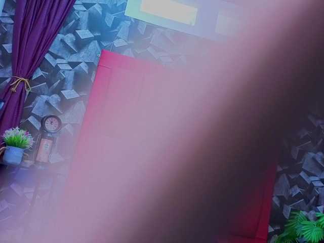 alice-rouusse's BongaCams show and profile