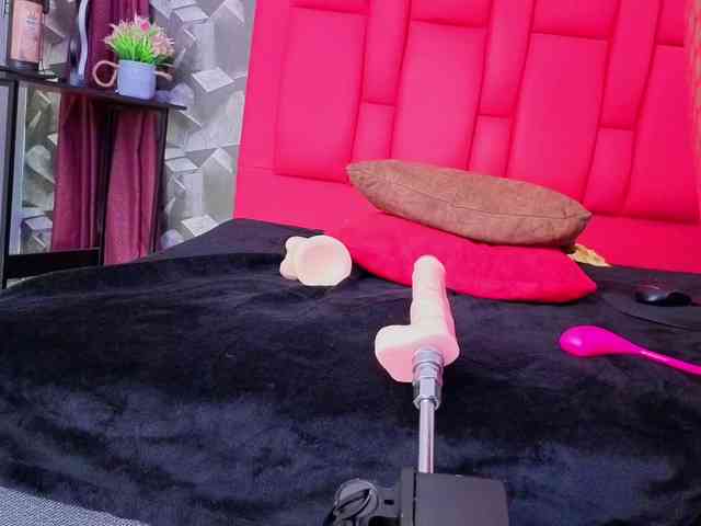 alice-rouusse Live Webcam on BongaCams