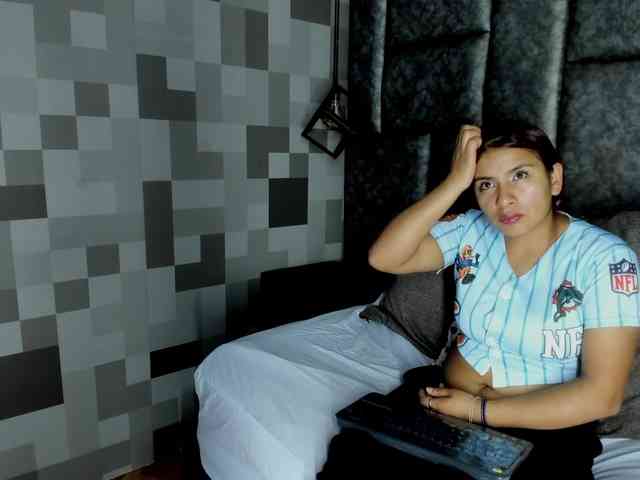 AlejandraEvans webcam