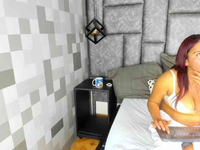 AlejandraEvans webcam