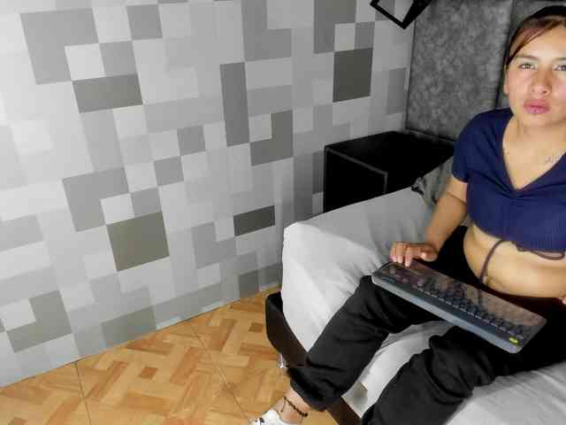 AlejandraEvans webcam