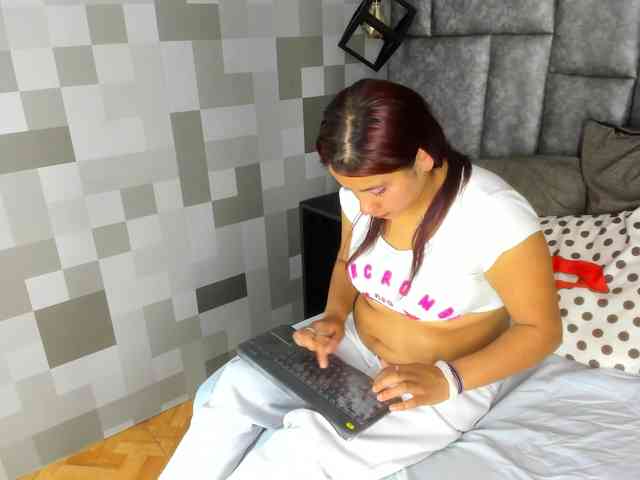 AlejandraEvans webcam