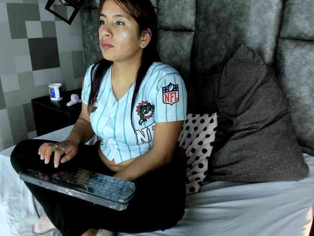 AlejandraEvans webcam