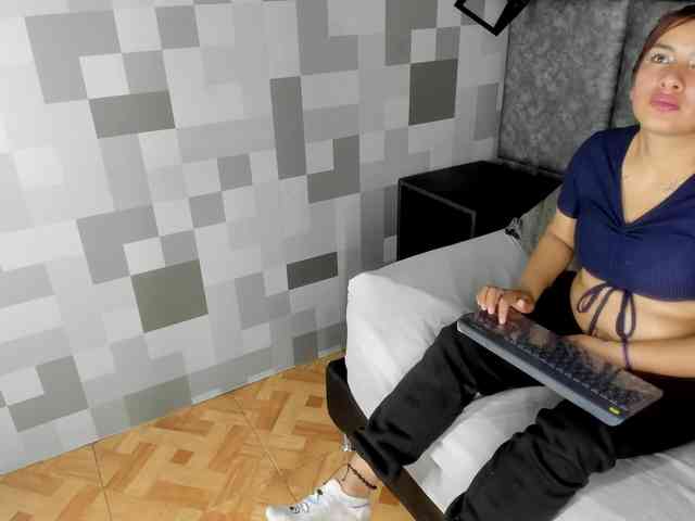 AlejandraEvans webcam