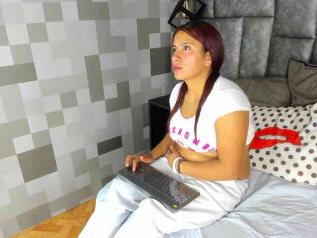 AlejandraEvans webcam
