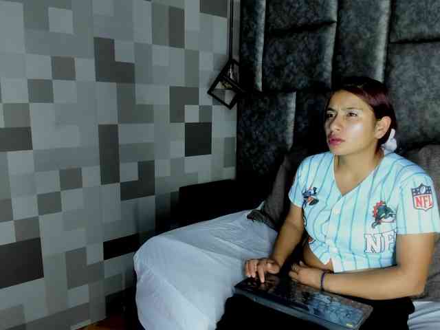AlejandraEvans webcam