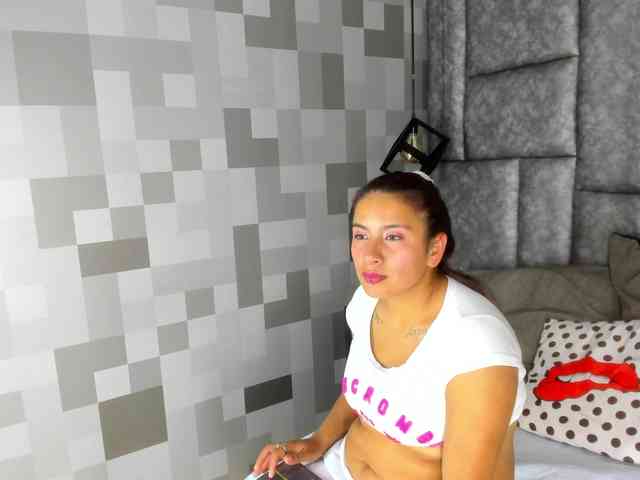 AlejandraEvans webcam