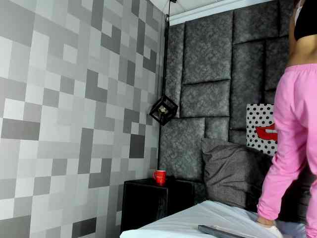 AlejandraEvans webcam
