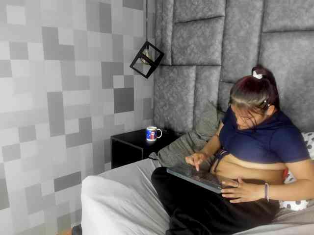 AlejandraEvans webcam