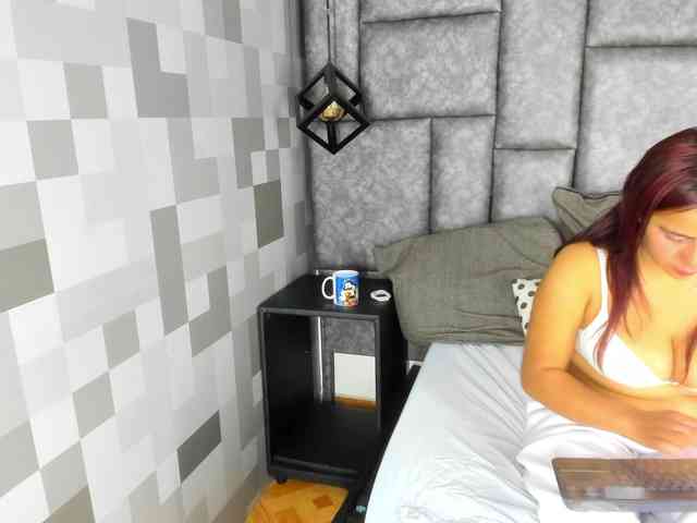 AlejandraEvans webcam