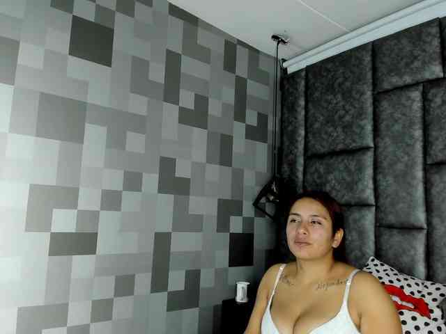 AlejandraEvans webcam