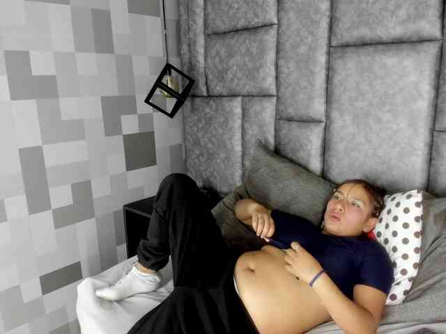 AlejandraEvans webcam