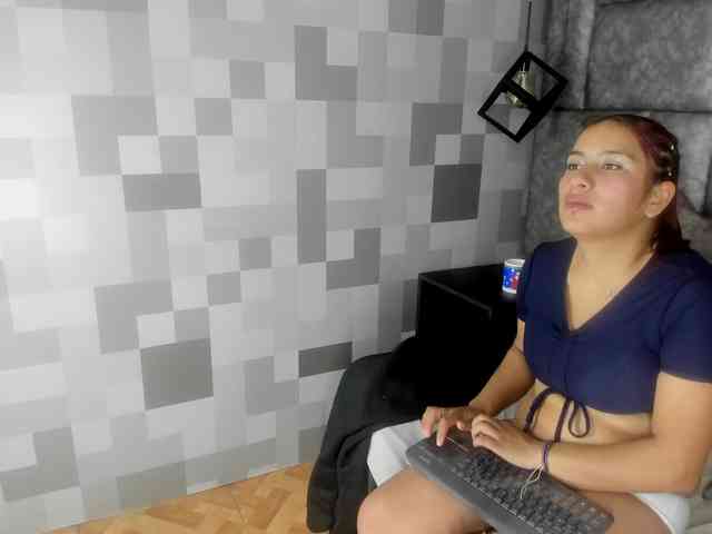 AlejandraEvans webcam