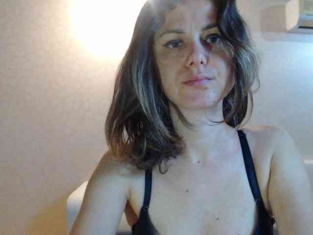 LegsLoover8 webcam