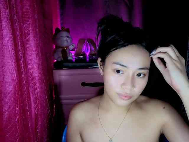 LovelyLeah23 webcam