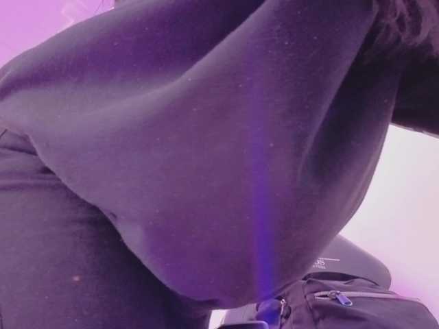 ZURY-TAY's BongaCams show and profile