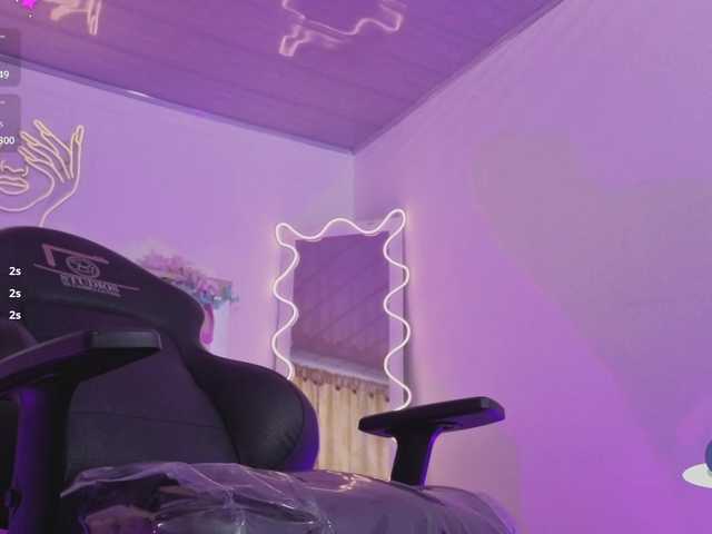 ZURY-TAY's BongaCams show and profile