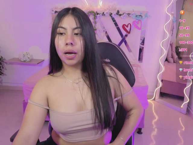 ZURY-TAY webcam bongacams model stream image