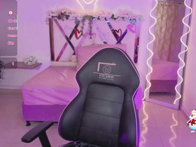 ZURY-TAY's BongaCams show and profile