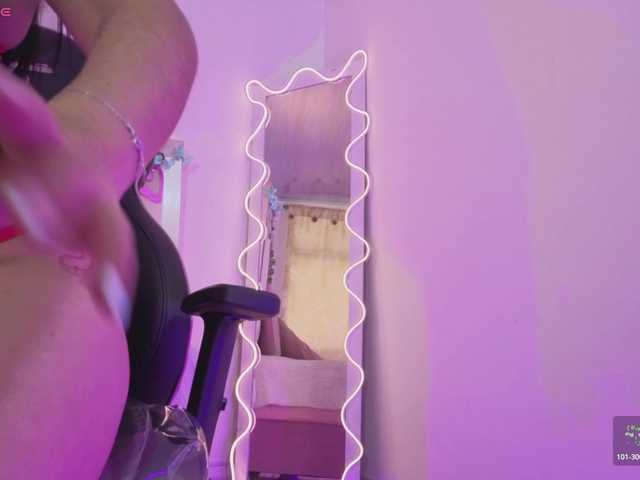 ZURY-TAY webcam bongacams model stream image