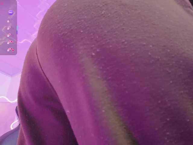 ZURY-TAY's BongaCams show and profile