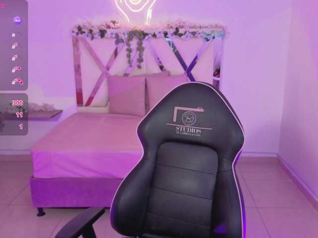 ZURY-TAY's BongaCams show and profile