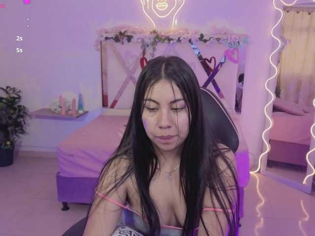 ZURY-TAY webcam bongacams model stream image