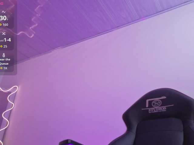 ZURY-TAY's BongaCams show and profile