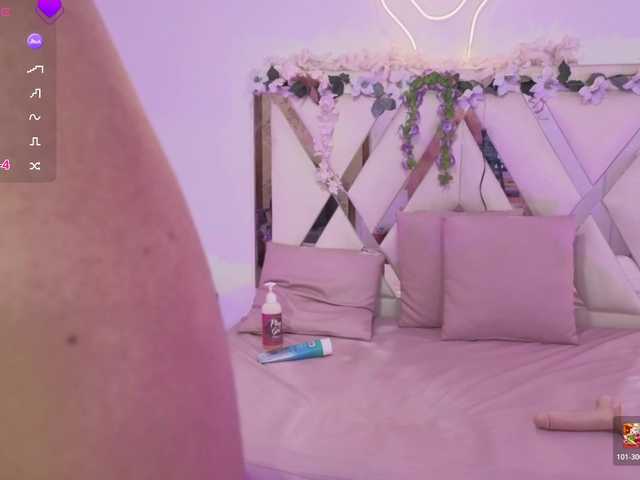 ZURY-TAY's BongaCams show and profile